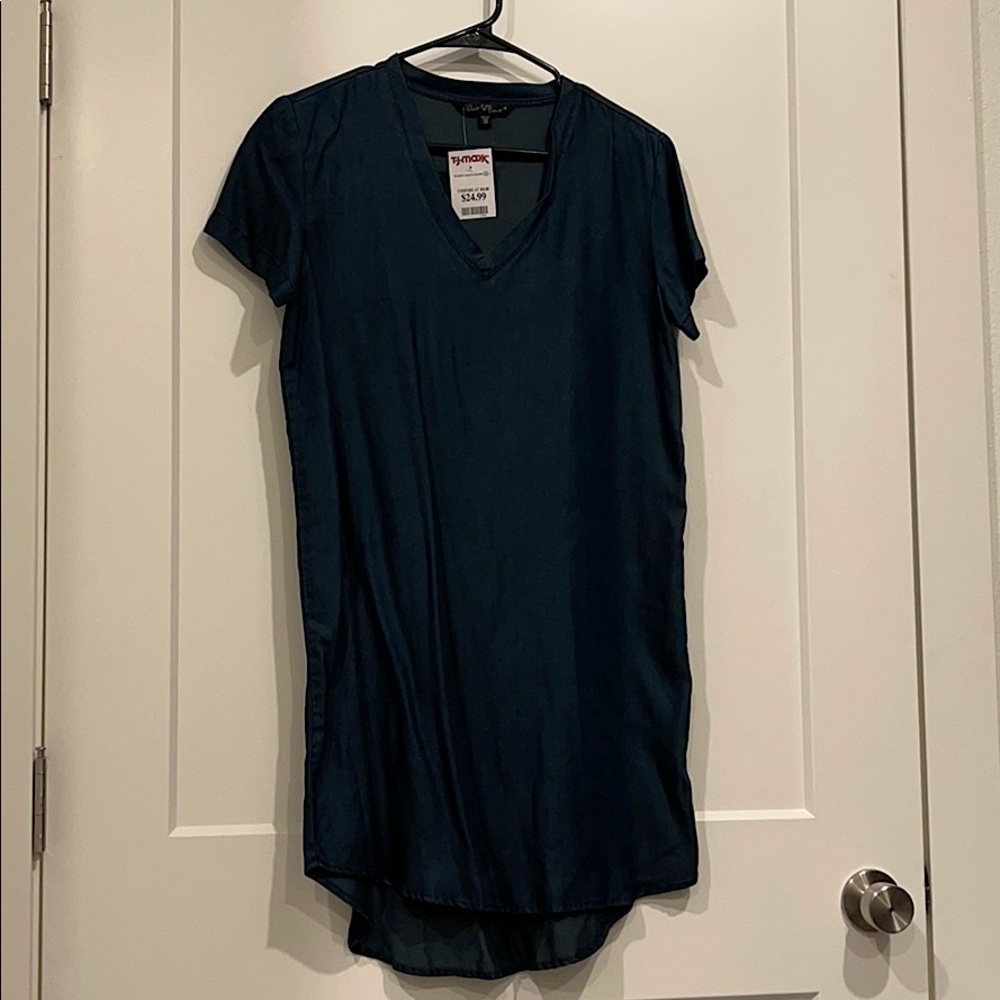 Navy V neck Casual Dress. Brand New!